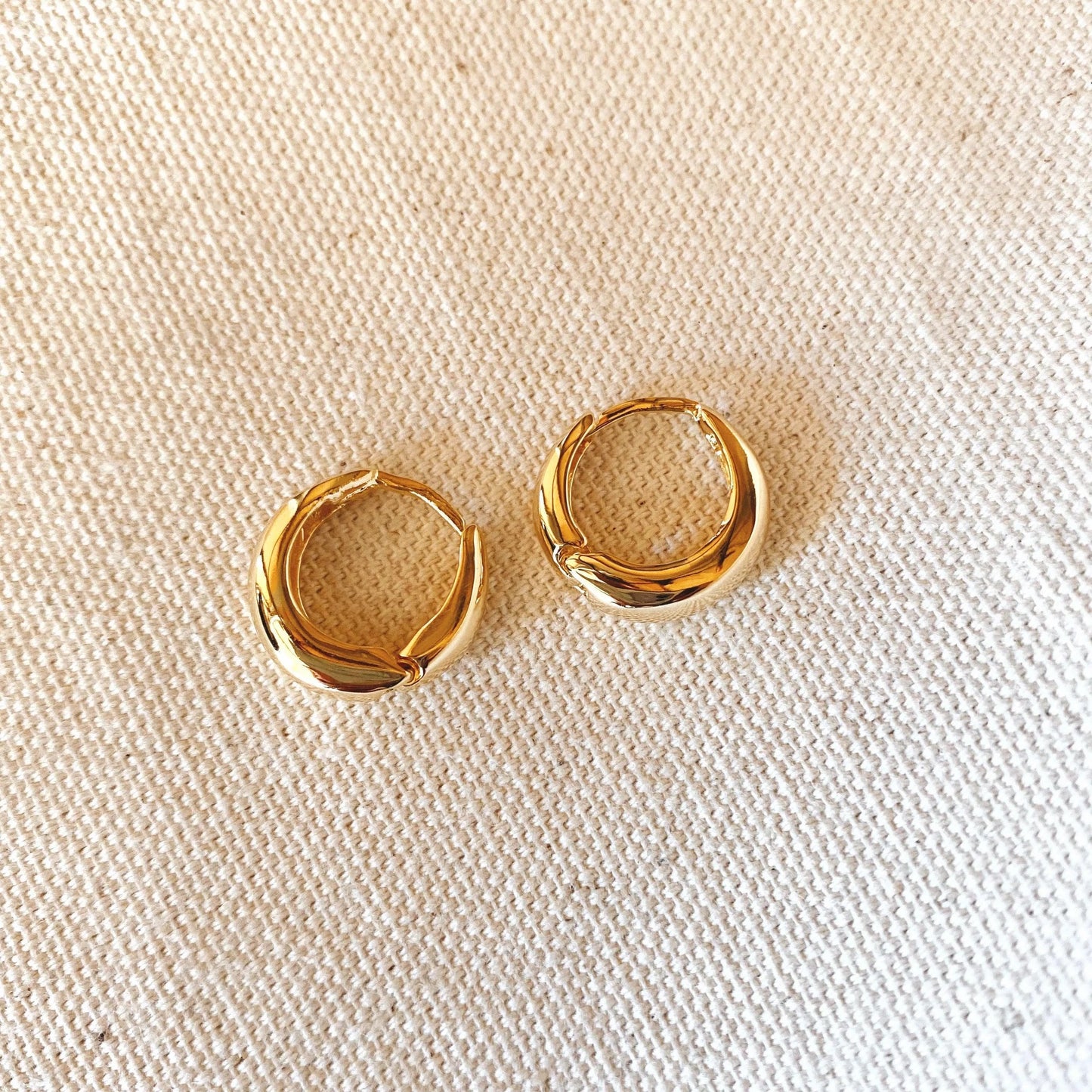 18k_Gold_ Earrings_Filled_Hoop_Clicker_Artisan_Style_Jewelry_Woman_Trendy_