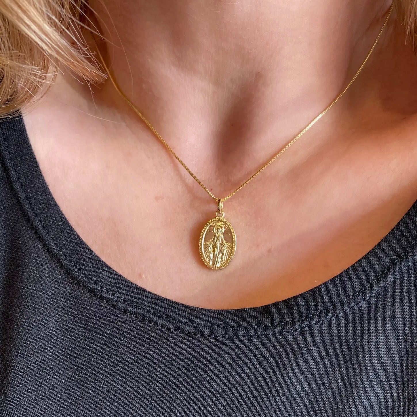 miraculous-medal-necklace-gold-filled-box-chain
