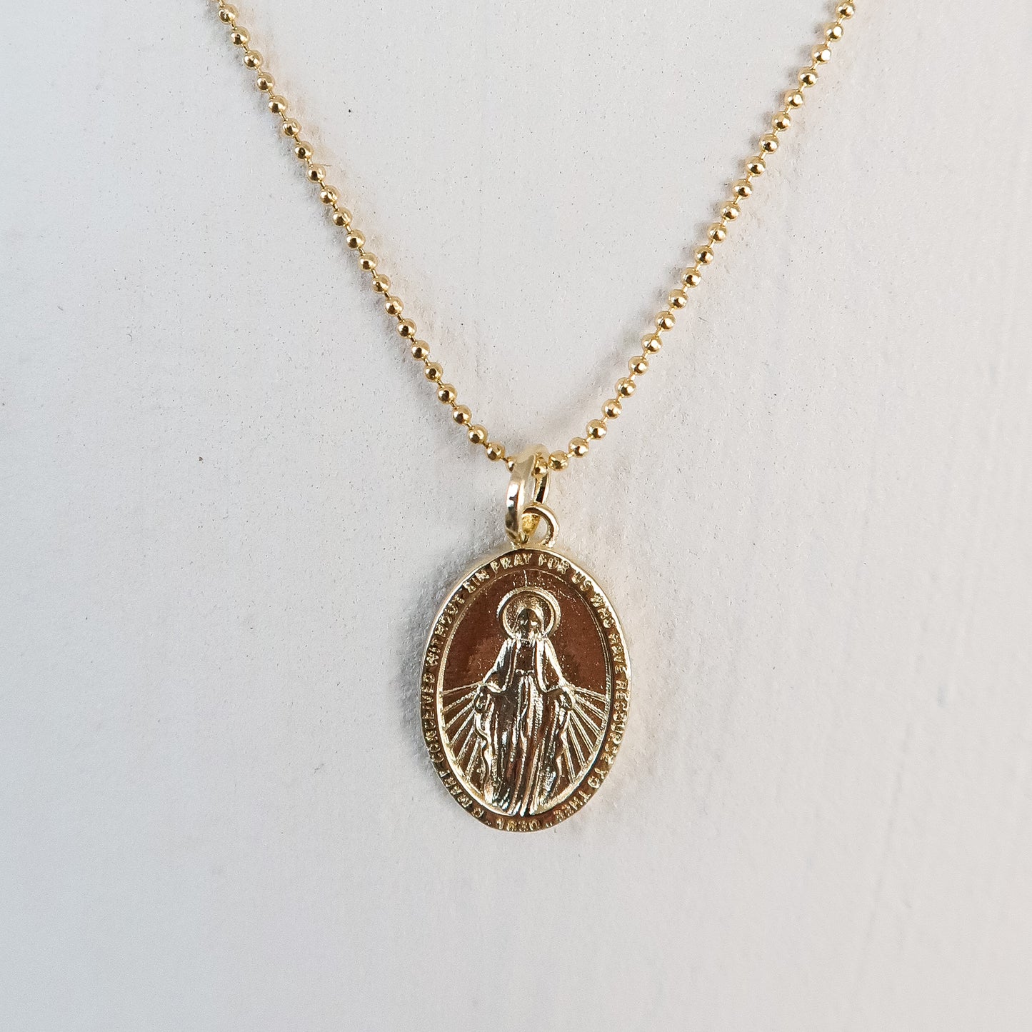 Gold_Aesthetic_Jewelry_Catholic_Miraculous_Medal_Faith_Bracelet_Necklace_Traditional_Shop_Pendant_Modern_Chain_Necklace_Women_Trendy_Mom_Devout_Faithful_3